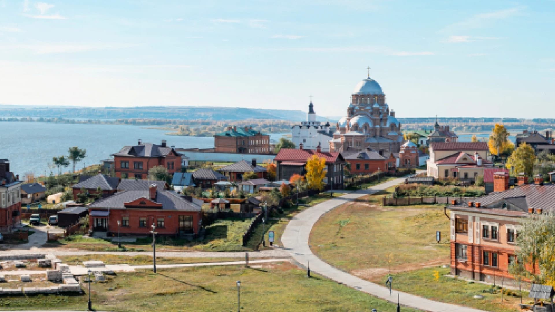 Фото услуги Групповая экскурсия: Свияжск + Раифский монастырь + Храм всех религий