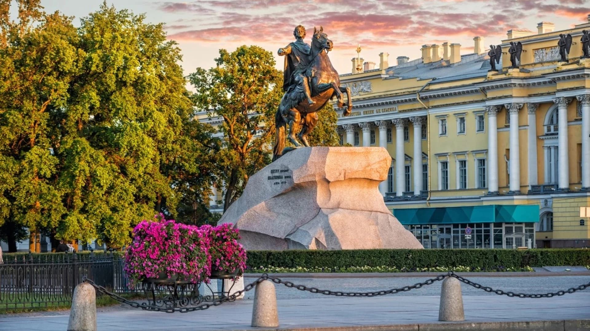 Обзорная с посещением Петропавловской крепости изображение 2