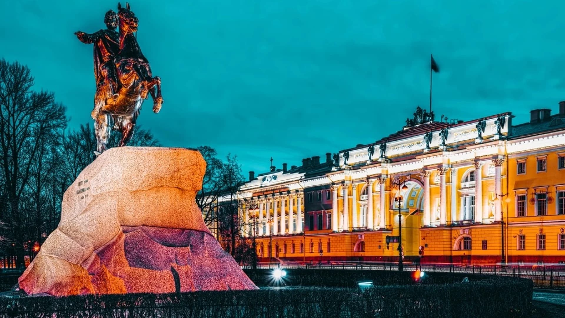 Большая вечерняя обзорная экскурсия — Погружение в магию Петербурга изображение 3