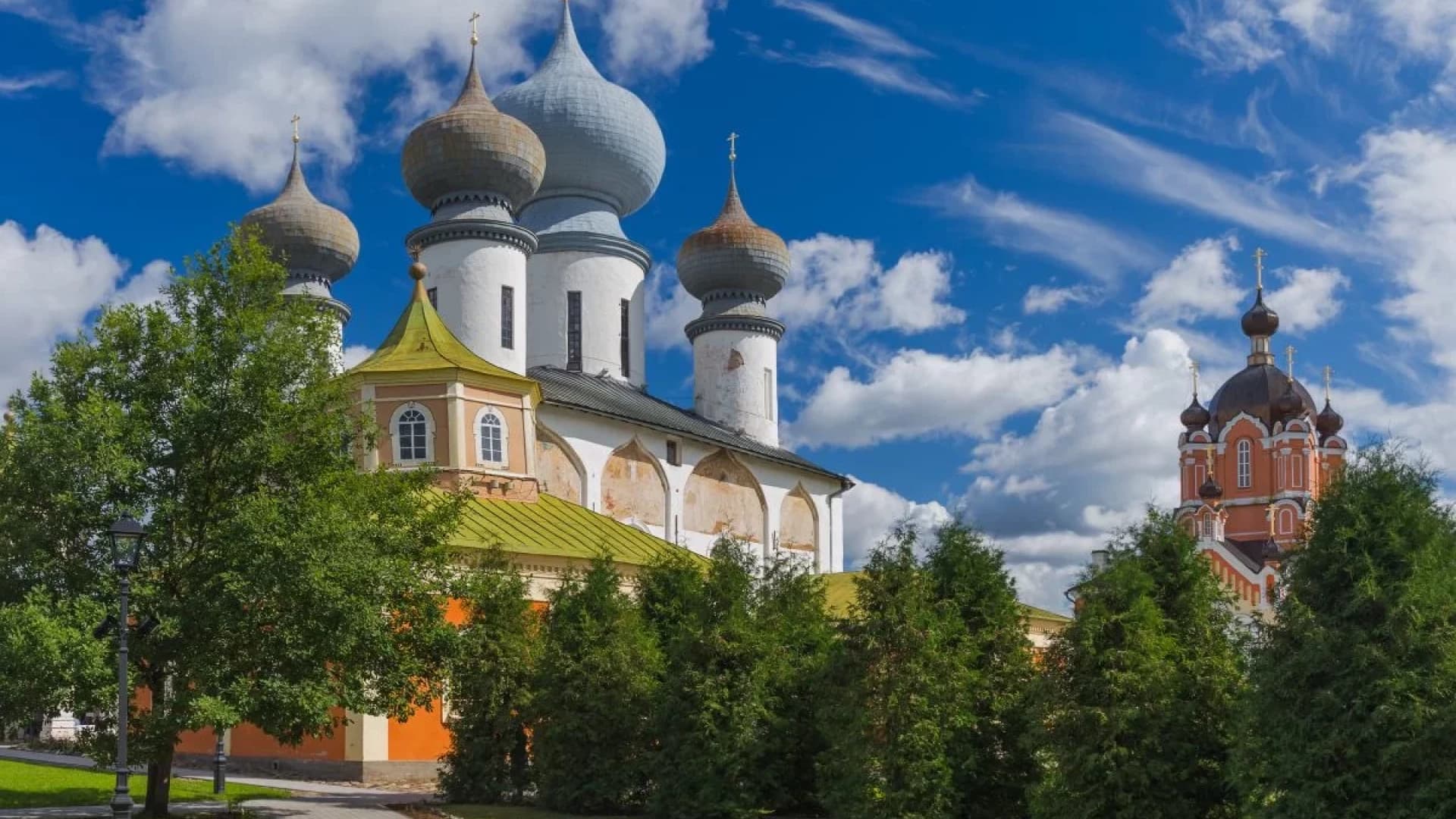 Тихвинские монастыри: тур к чудотворной иконе изображение 0