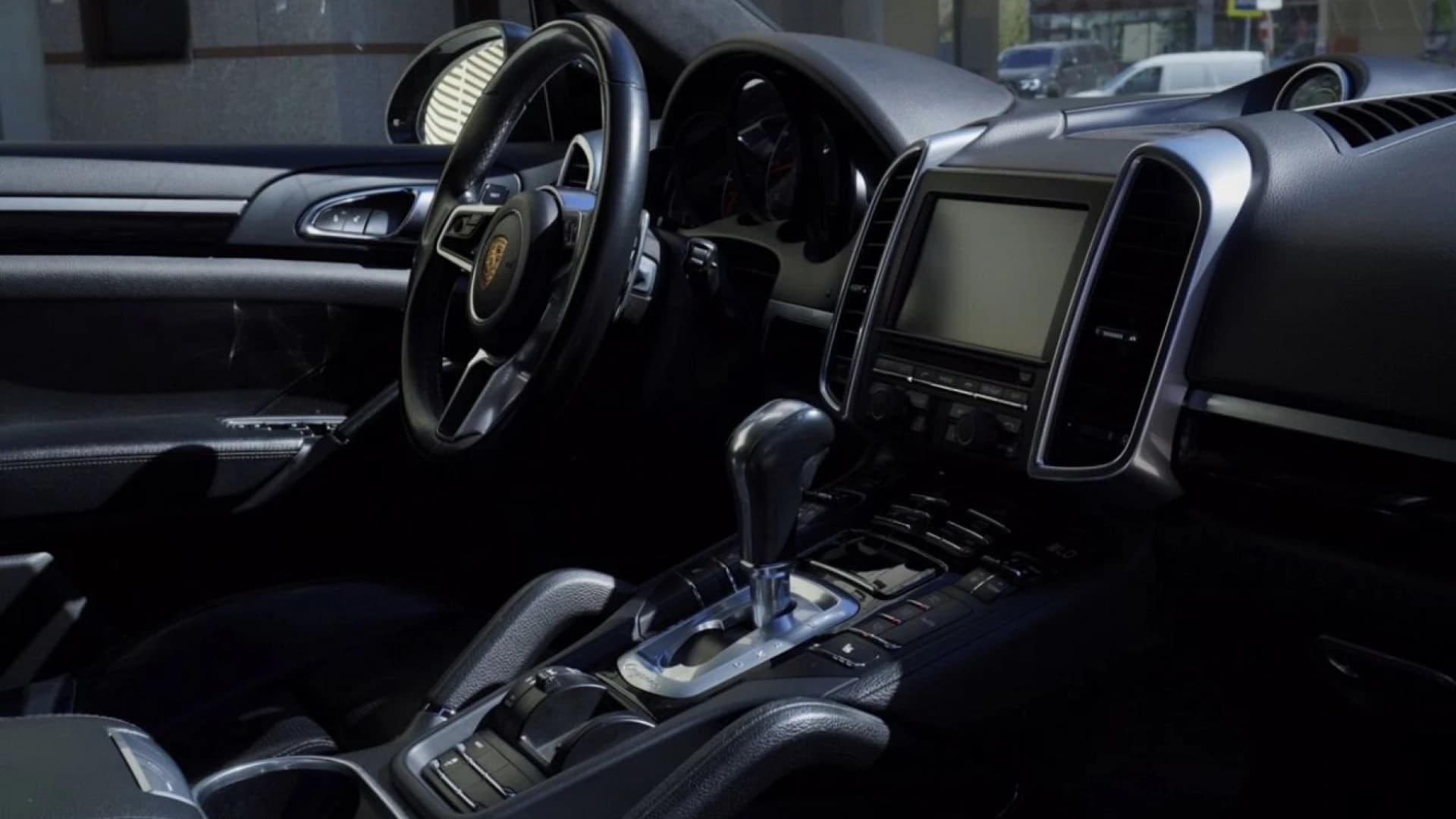 Аренда автомобиля на сутки в Казани - Porsche Cayenne изображение 1