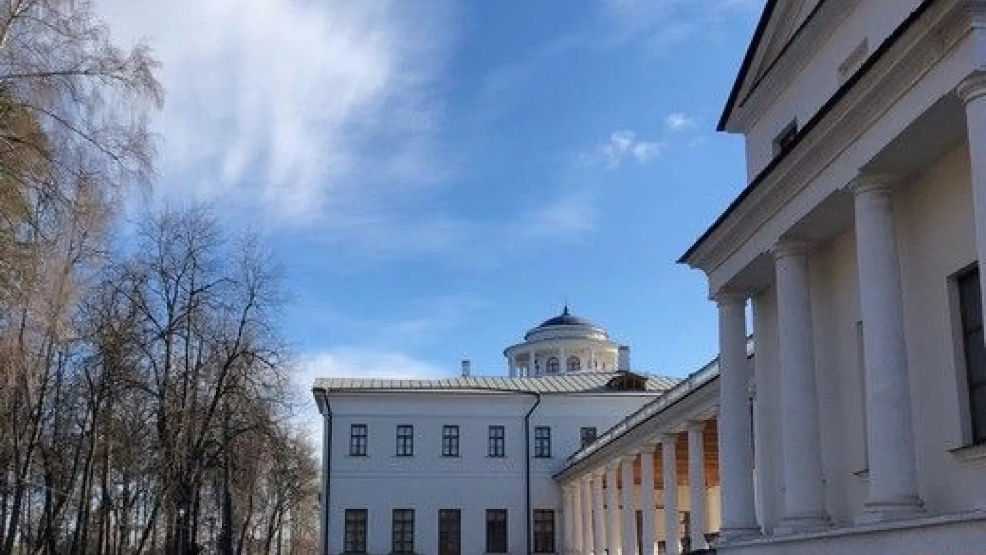 Групповая экскурсия из Москвы: Остафьево – Дубровицы