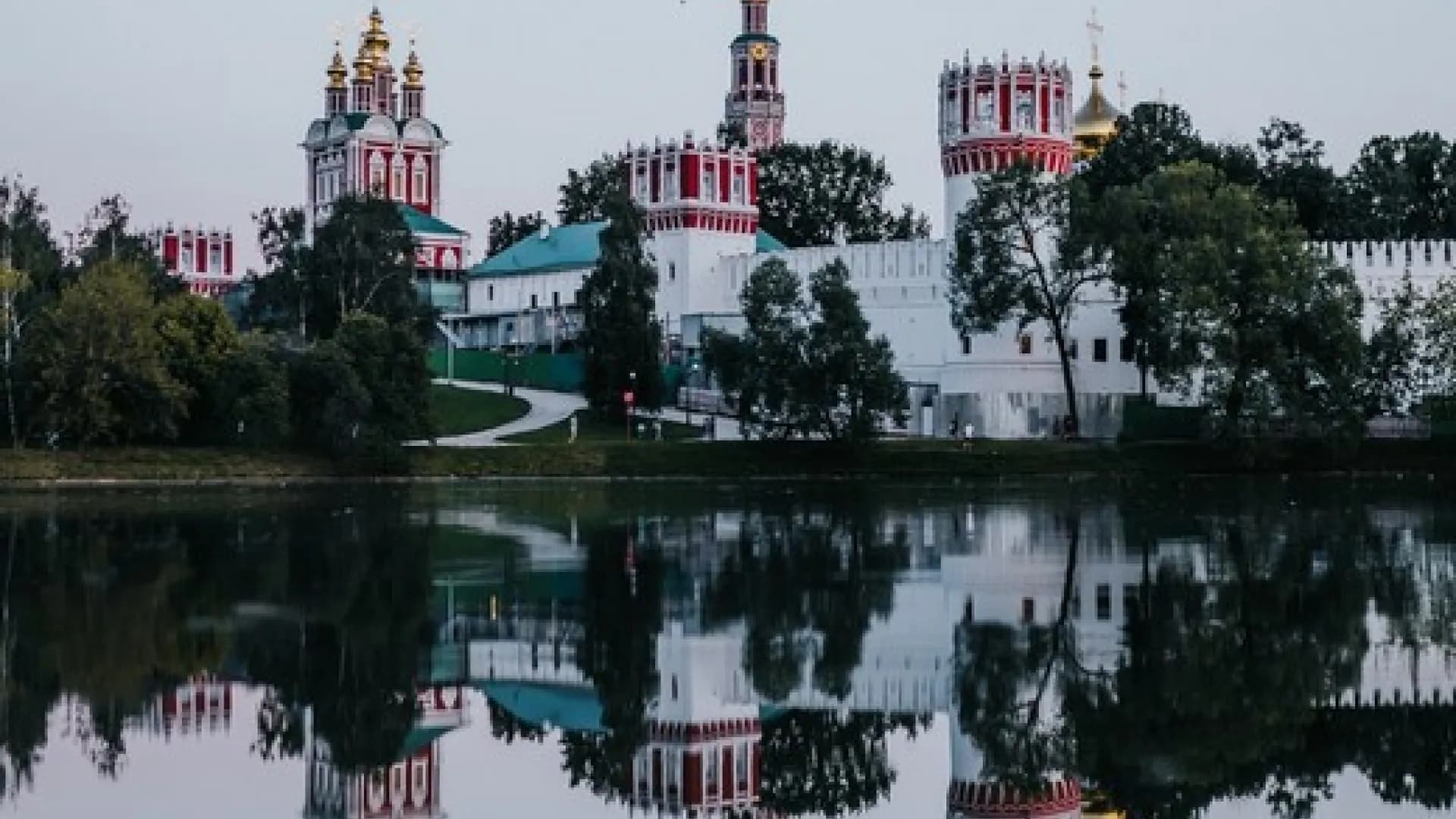 Пешеходная экскурсия: "Память, застывшая в камне" 