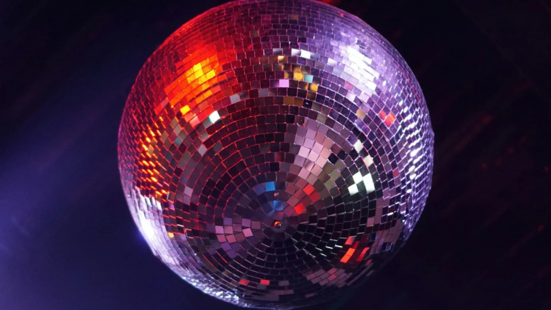 Дискотека на теплоходе: Ночная Казань «Волга Dance Cruise»
