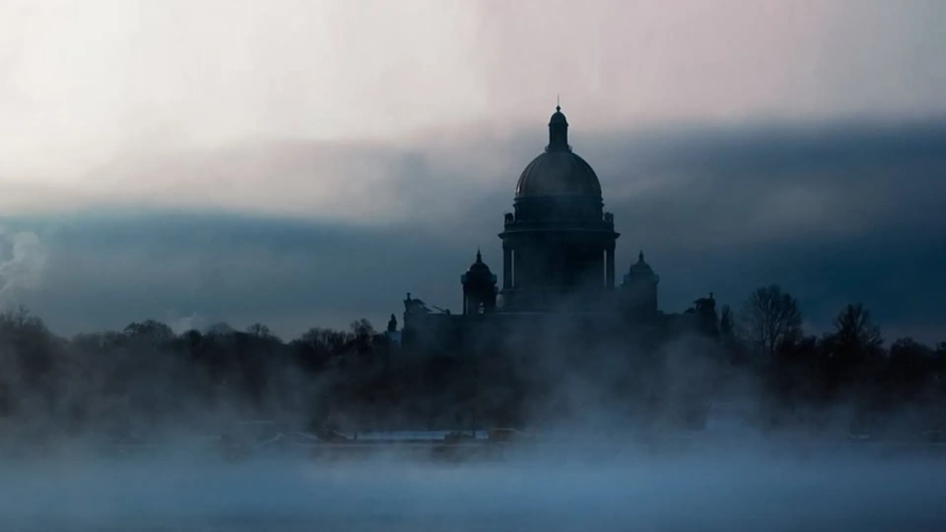 Фото услуги Авторская экскурсия "Мифы и легенды Петербурга"