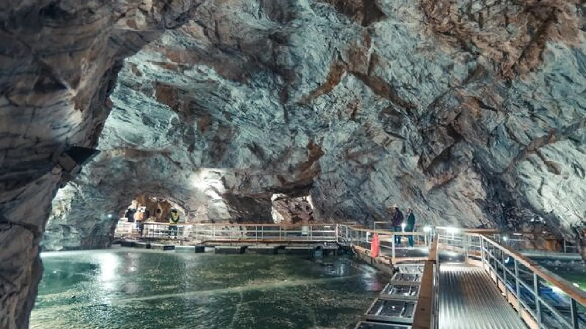 Горный парк Рускеала и водопады Ахвенкоски из Сортавалы