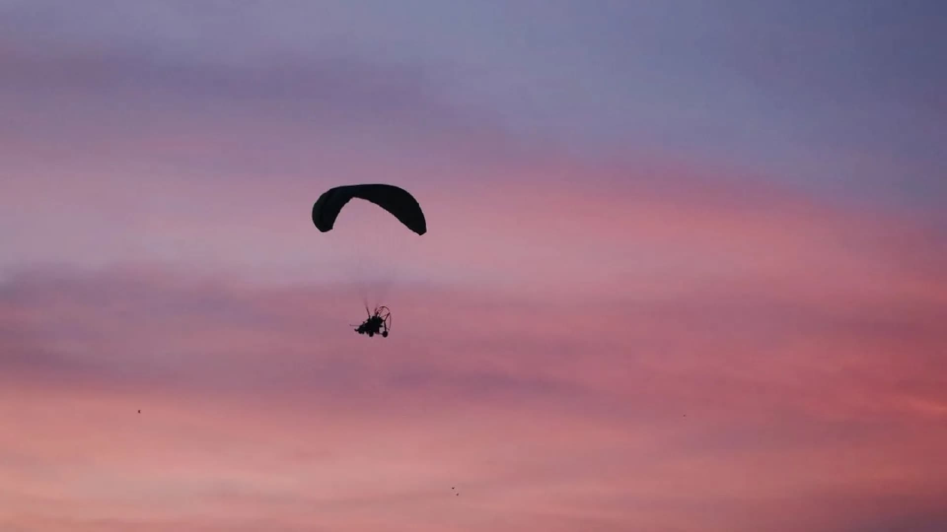 Полёт на мотопараплане над Паттайей: пляжи, город и море
