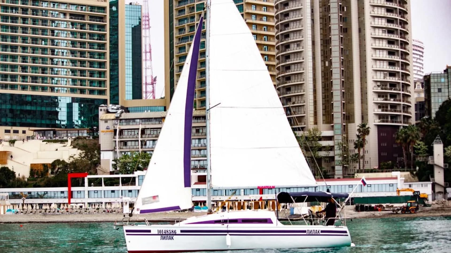 Индивидуальная морская прогулка. Аренда парусной яхты Лилак