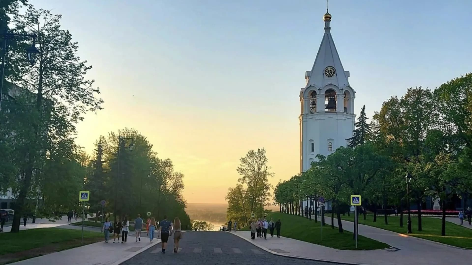 Хохломская или городецкая: двухдневный тур в Нижний Новгород, Семенов и Городец