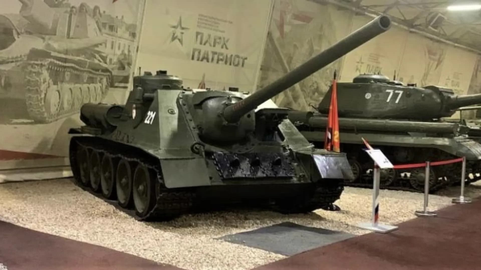 Мгновения войны: тур в Кубинку в Парк «Патриот» (музей танков, партизанская деревня, храмовый комплекс)