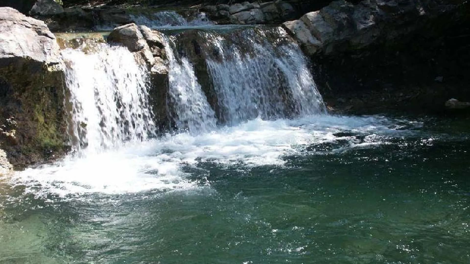 Джип-тур Грозовые ворота и водопады реки Жане: Чаша Любви, дольмены и гора Шахан из Геленджика