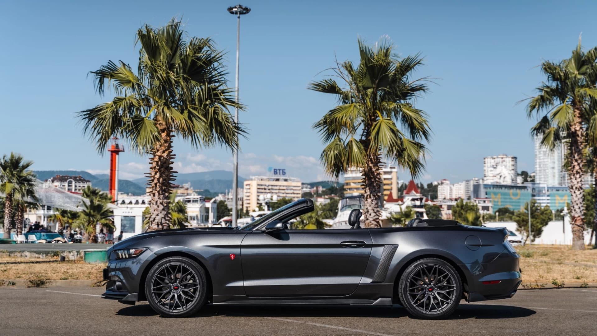 Прокат Ford Mustang - серый кабриолет в Сочи изображение 2