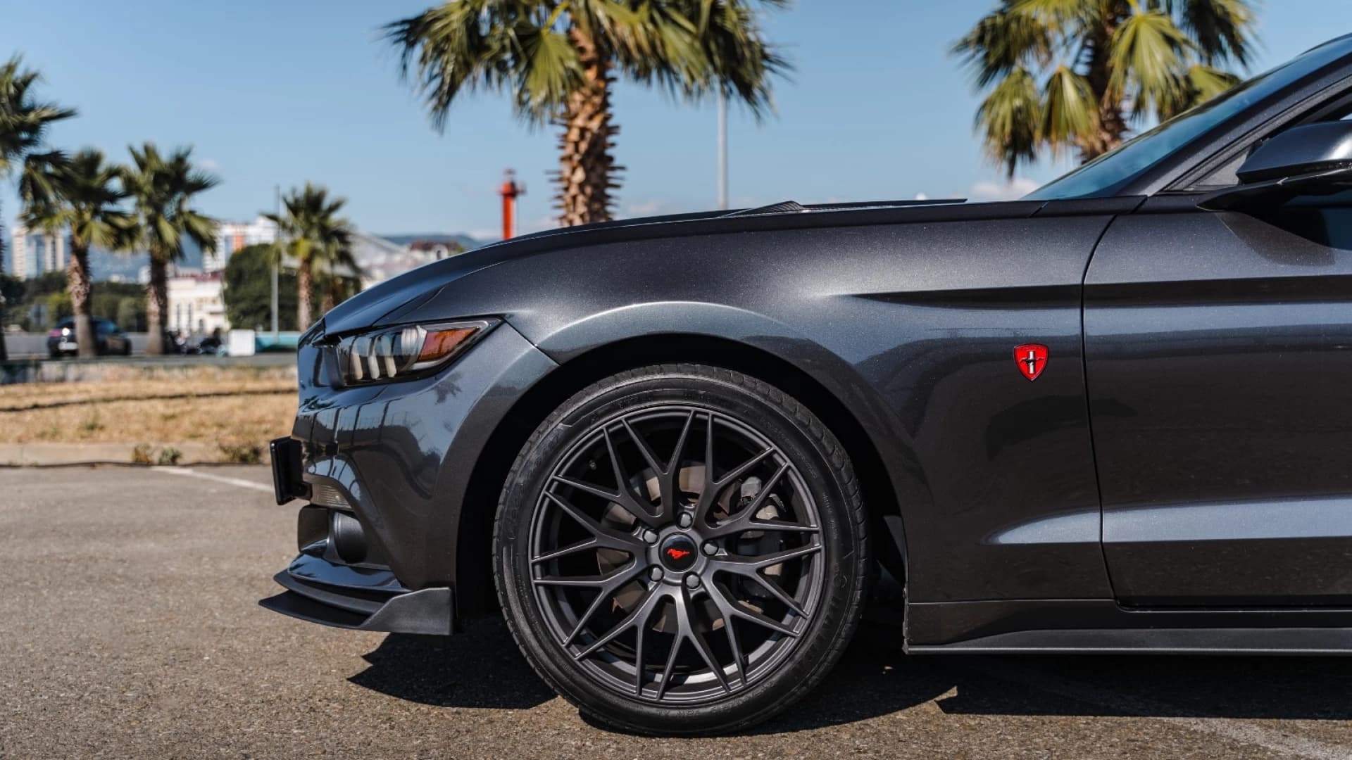 Прокат Ford Mustang - серый кабриолет в Сочи изображение 4