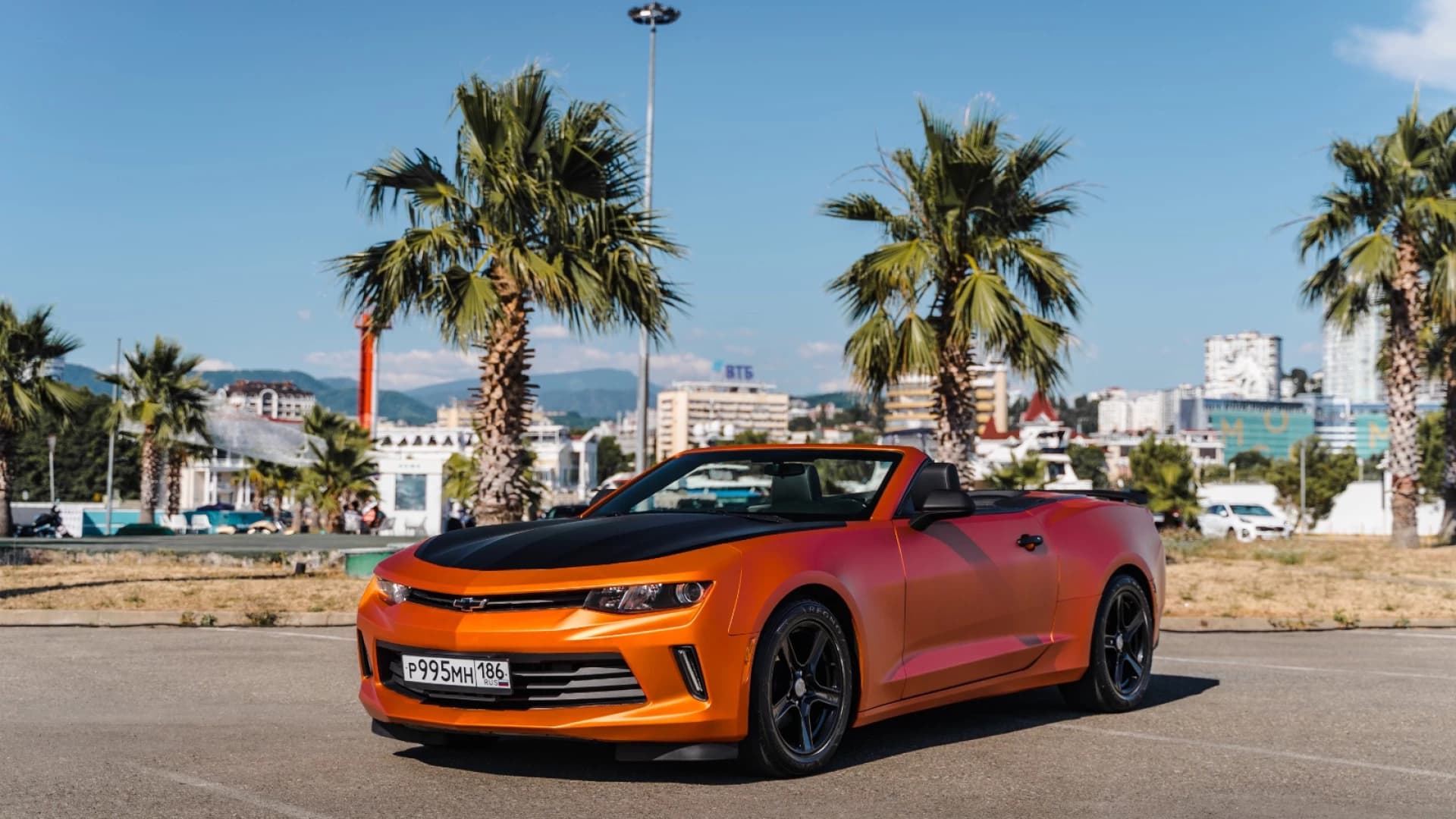 Фото услуги Прокат Chevrolet Camaro - оранжевый кабриолет в Сочи