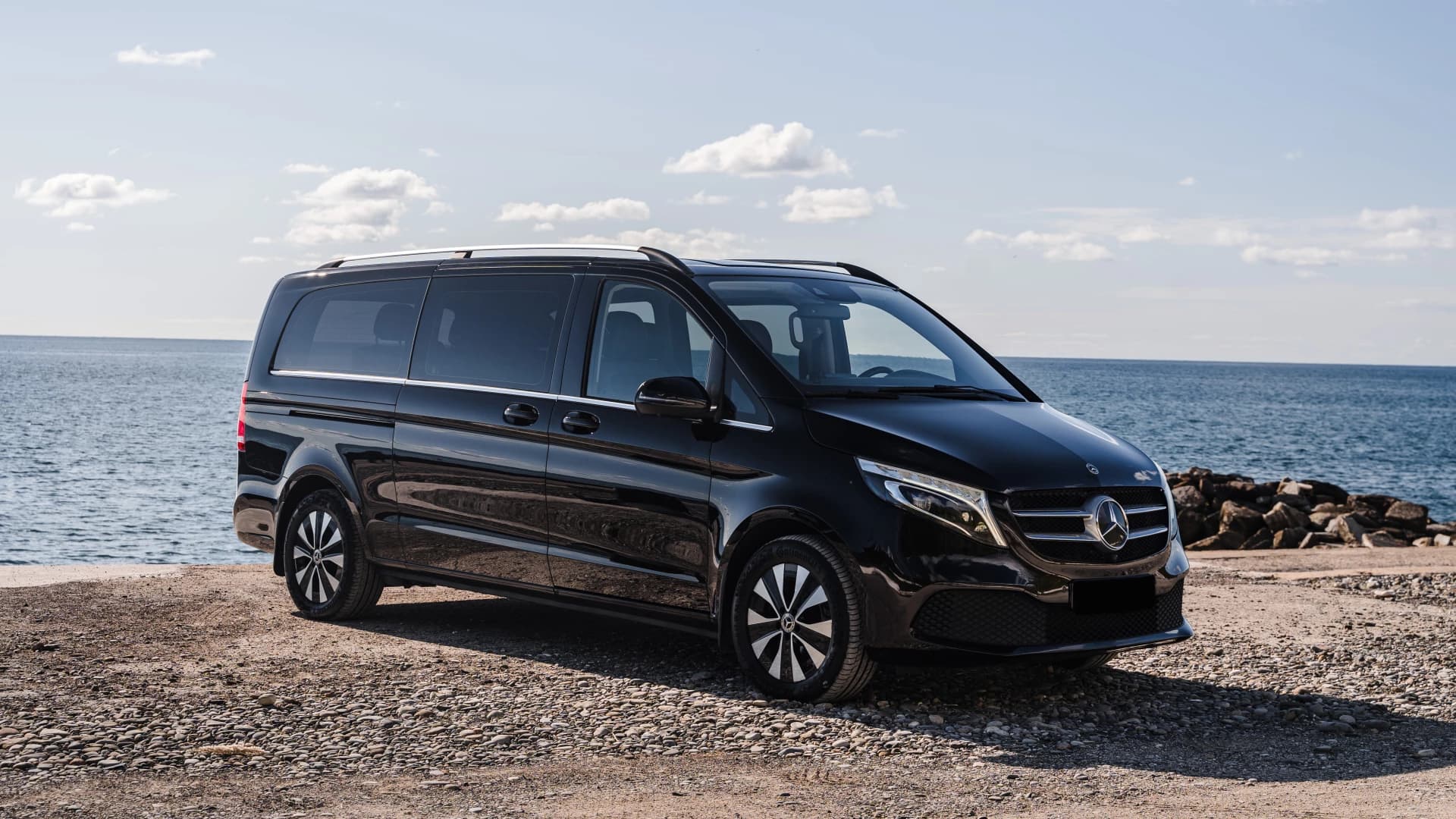 Фото услуги Прокат Mercedes-Benz V класса 300d  - Сочи, Адлер, Красная Поляна