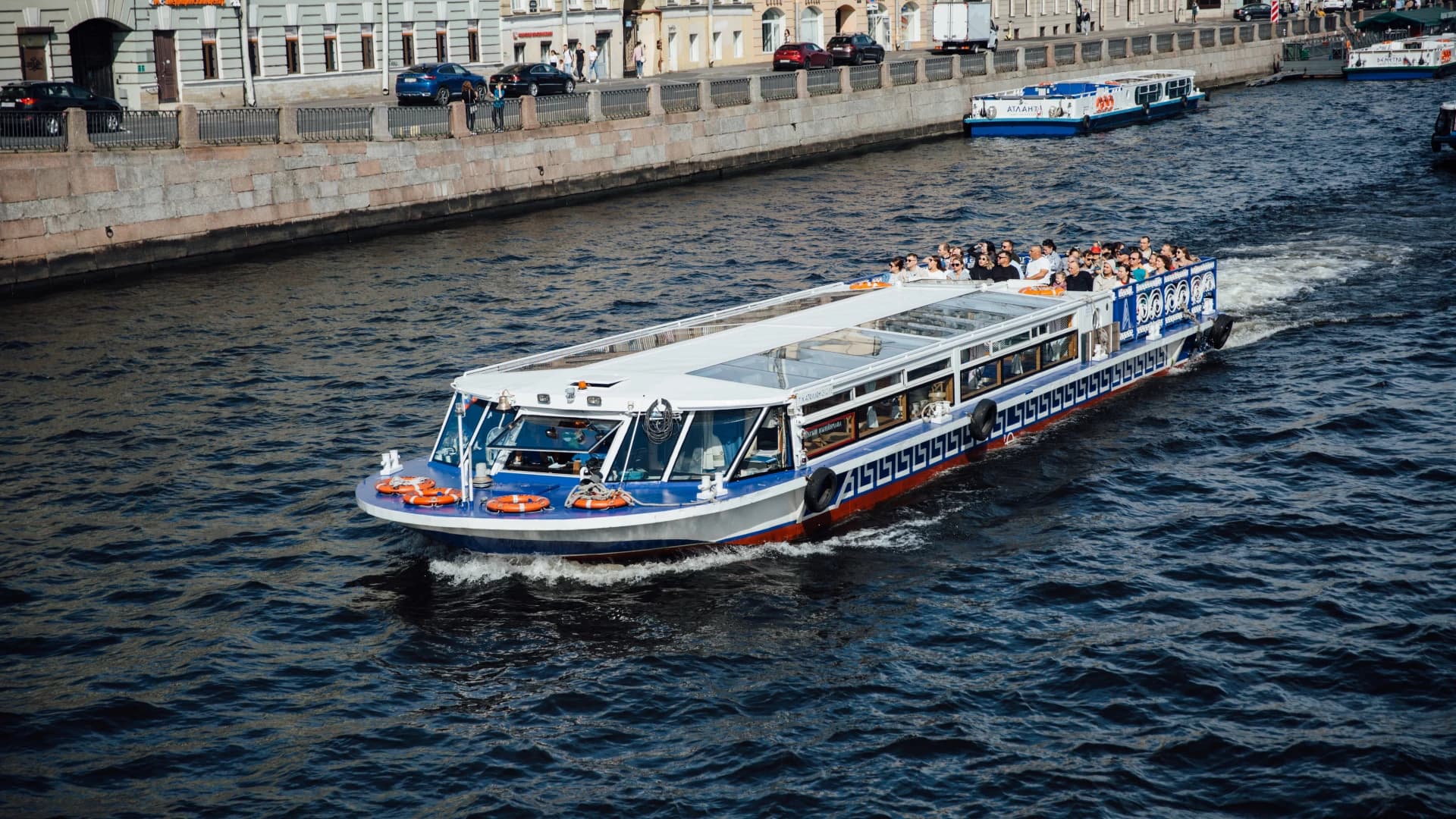Групповая экскурсия: Парадный Петербург на теплоходе