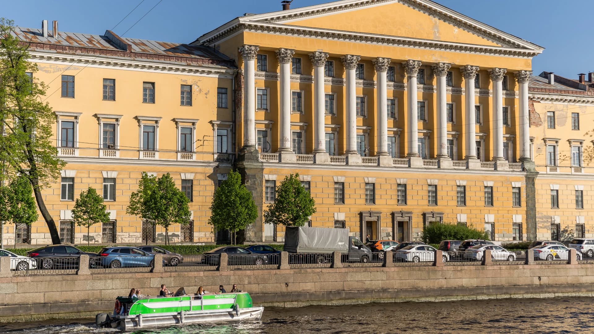 Групповая экскурсия: Закат в порту на катере