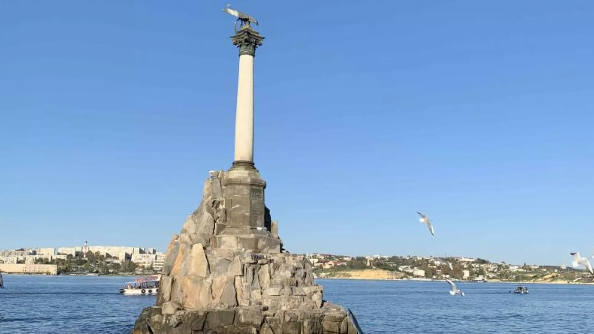 Вечерний Севастополь: обзорная экскурсия и прогулка на двухпалубном пароме по Севастопольской бухте