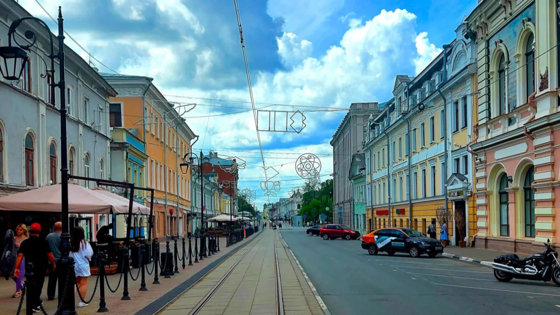 Панорамы Древнего Нижнего: канатная дорога, Печерский монастырь и Рождественская улица