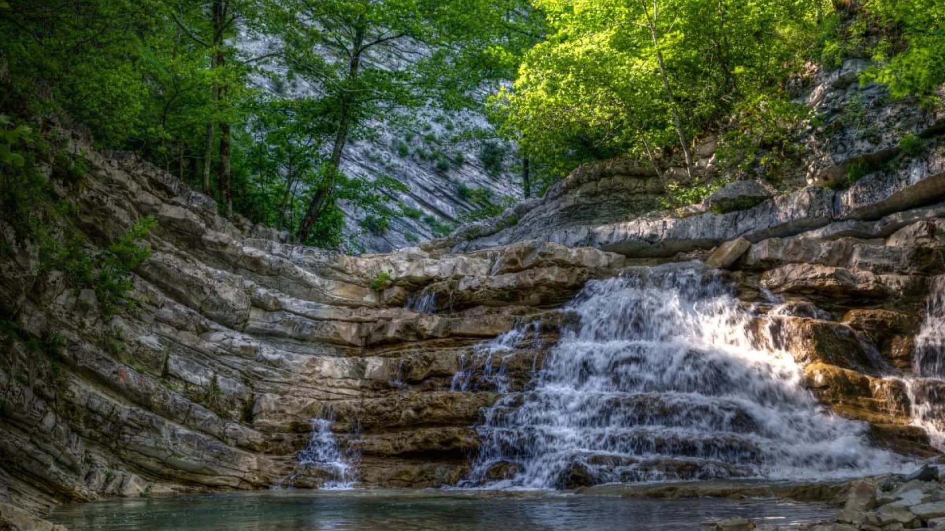 Джип-тур: Долина водопадов реки Коаго: 15 каскадов, джиппинг и дольмены из Геленджика